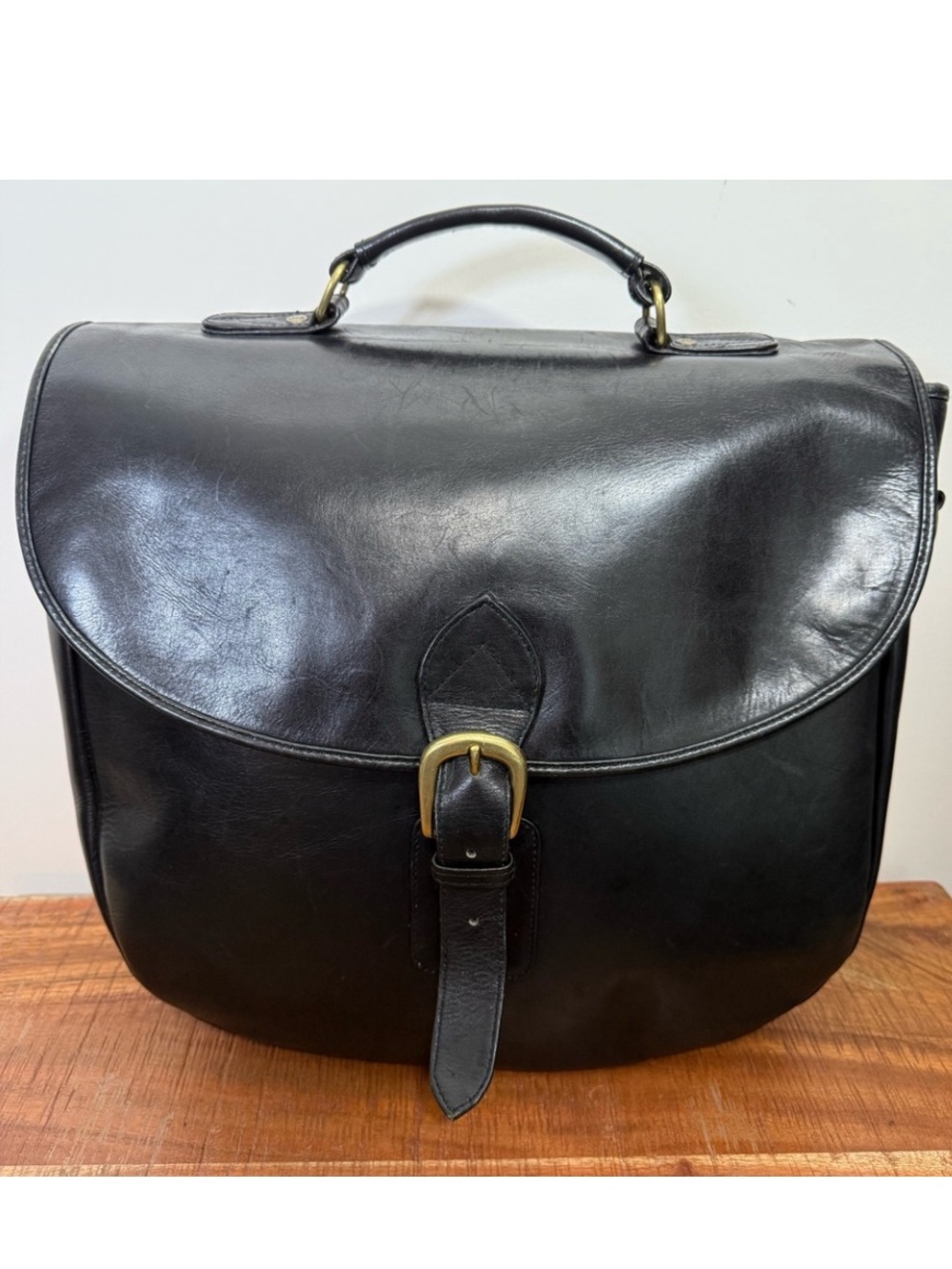 Wilson Leather Black Men's Convertible Messenger Backpack‎ Bag with Brass Buckle